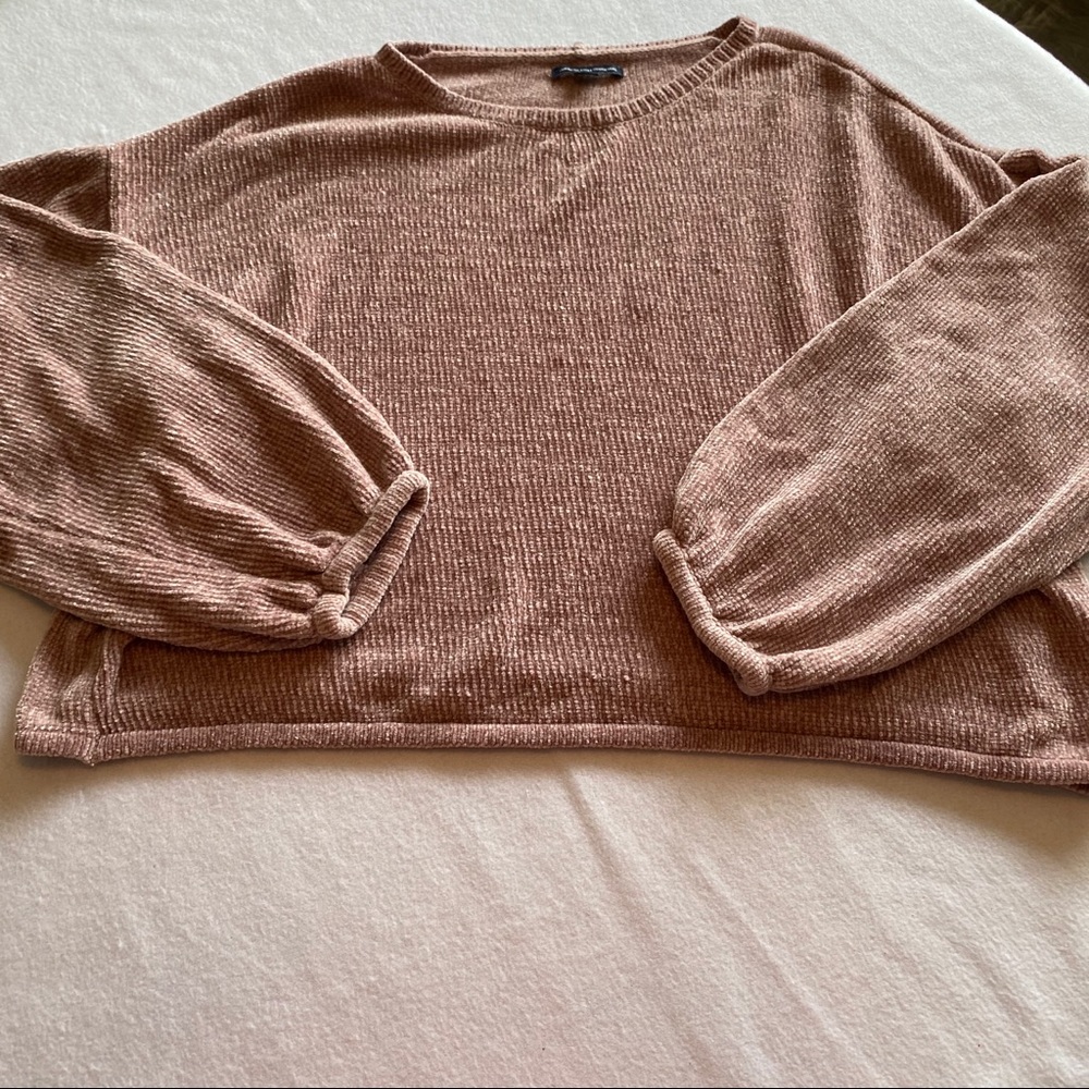AE Cropped Sweater w/ Balloon Sleeves